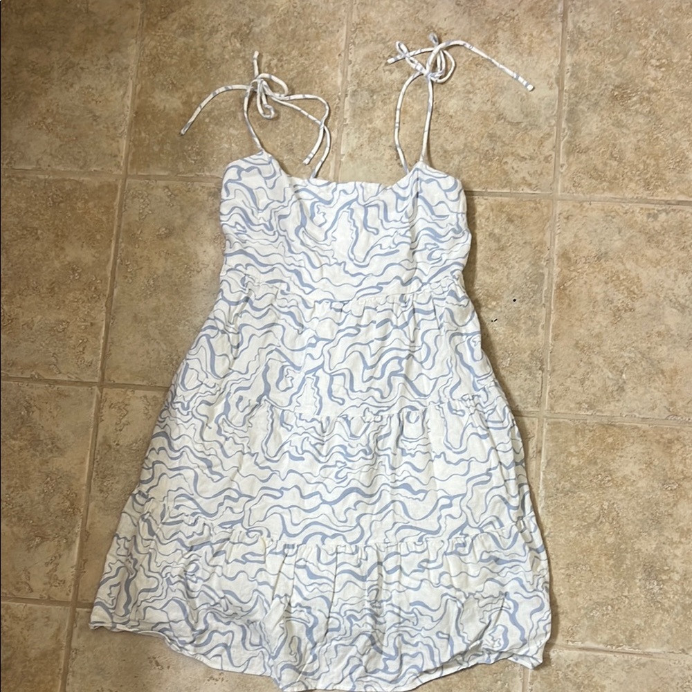 Abercrombie White and Blue Patterned Dress!